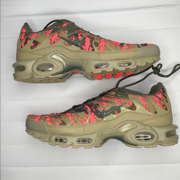 Nike Other - Nike Air Max Plus TN camo olive pink